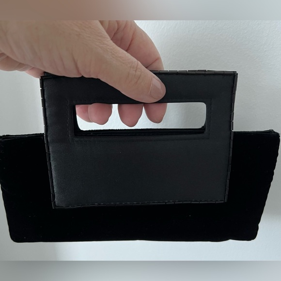 SHISEIDO velvet clutch mini bag. Satin accent. Perfect party season bag. Chic! - Picture 2 of 10